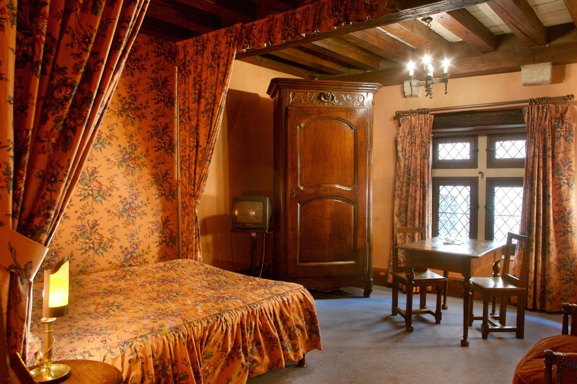 Hostellerie Du Vieux Pérouges الغرفة الصورة